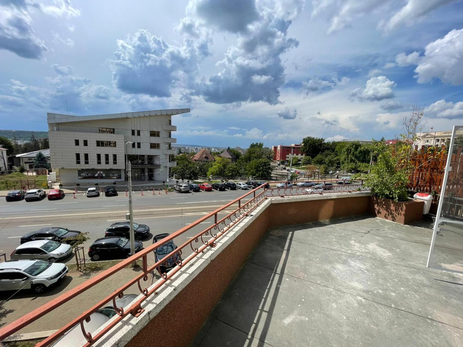 Propriete Ten - Close To University, Hospital And Downtown Iasi Exterior photo
